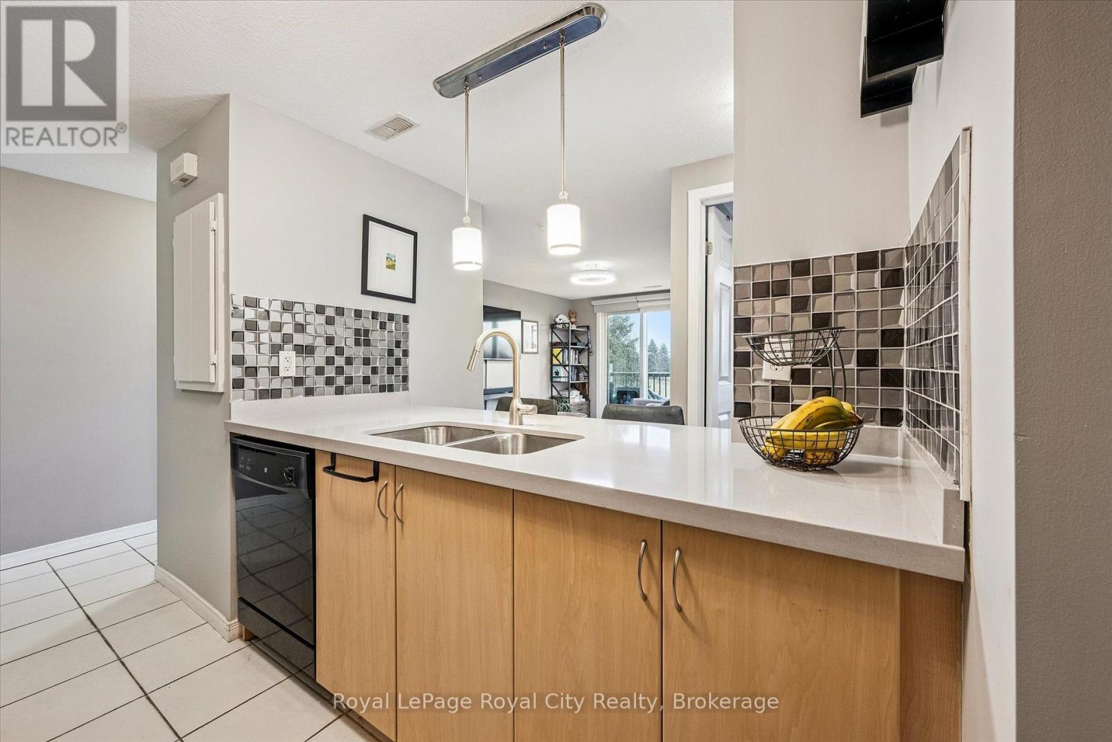 85 - 35 Mountford Drive, Guelph, Ontario N1E 0G6 - Photo 6 - X12916372