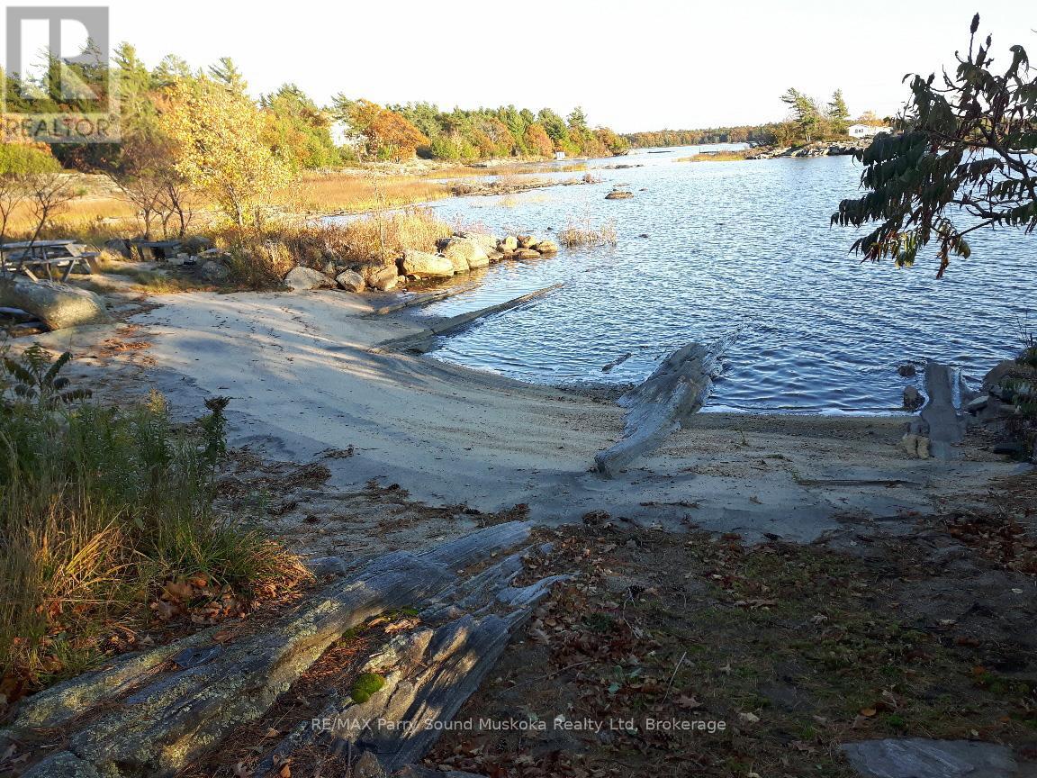 13 Janet Lane, Carling, Ontario  P0G 1G0 - Photo 6 - X12916404