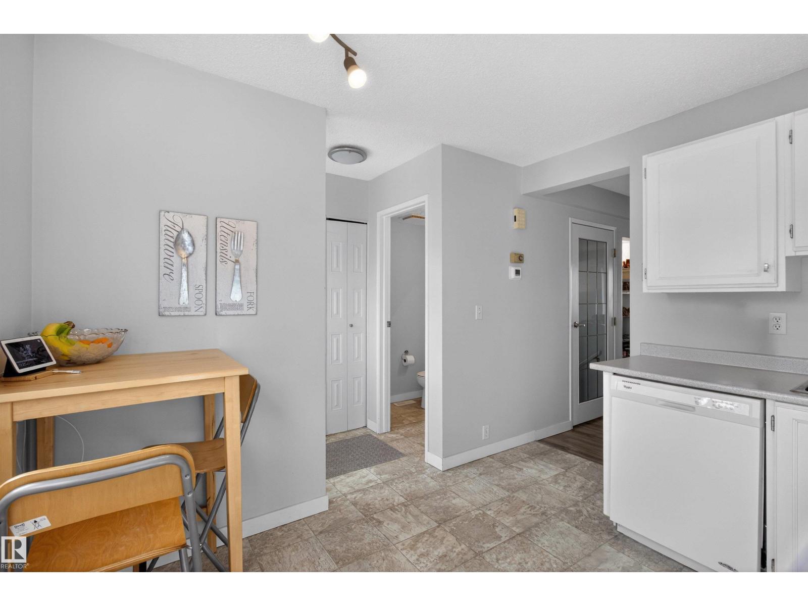 843 Village Dr, Sherwood Park, Alberta  T8A 4H9 - Photo 13 - E4478842