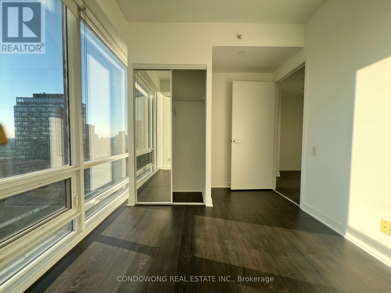 2703 - 15 Grenville Street, Toronto (Bay Street Corridor), Ontario  M4Y 0B9 - Photo 7 - C12916226