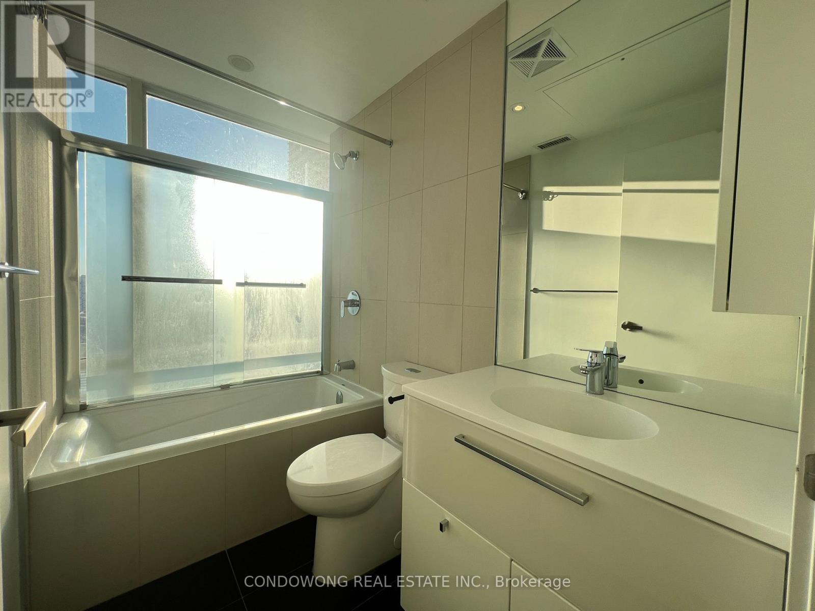 2703 - 15 Grenville Street, Toronto (Bay Street Corridor), Ontario  M4Y 0B9 - Photo 8 - C12916226