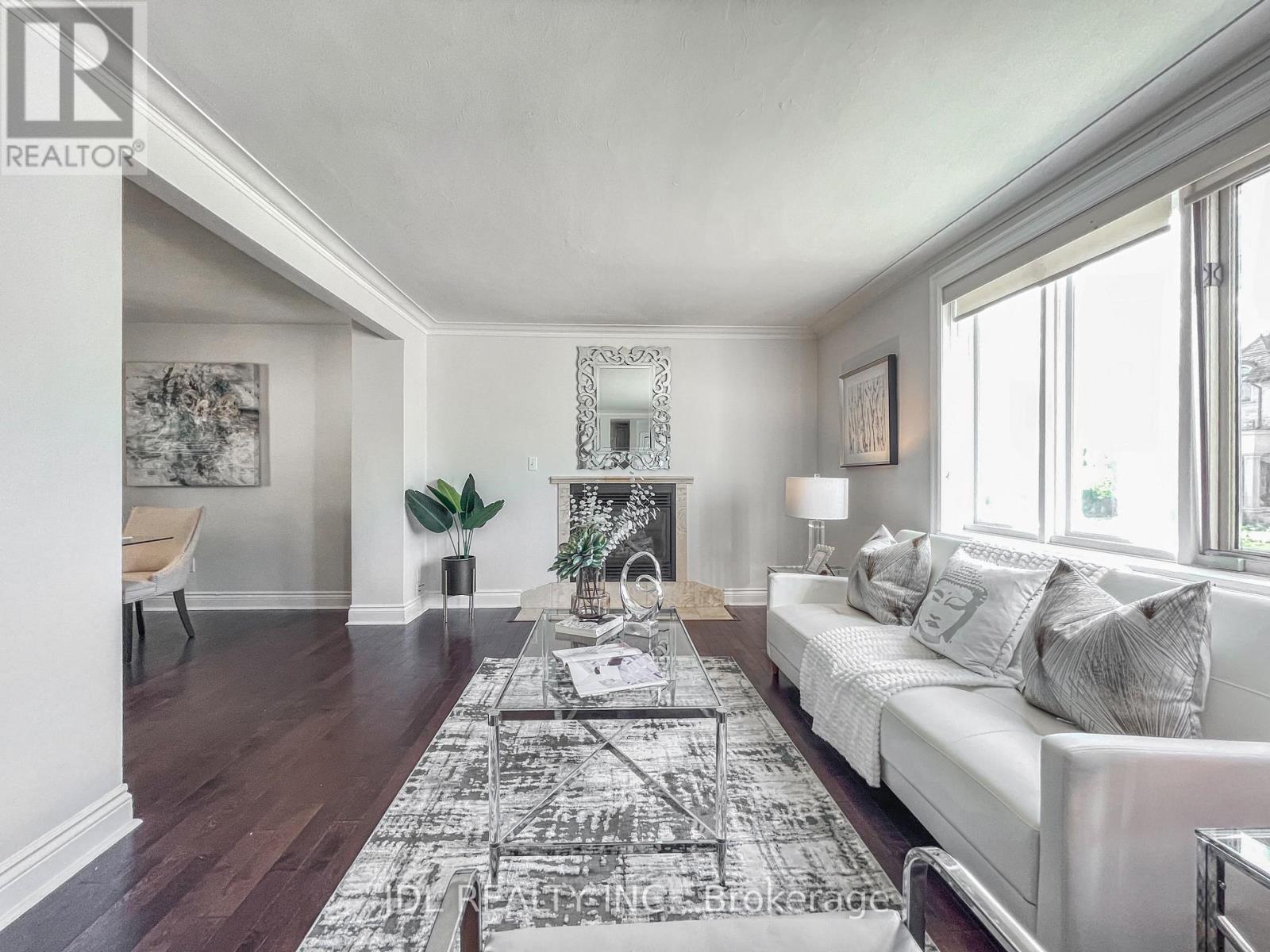 (Upper) - 209 Harlandale Avenue, Toronto, Ontario  M2N 1P6 - Photo 15 - C12916230