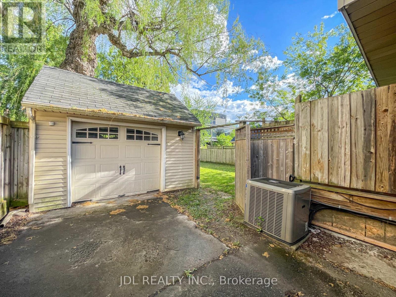 (Upper) - 209 Harlandale Avenue, Toronto, Ontario  M2N 1P6 - Photo 25 - C12916230