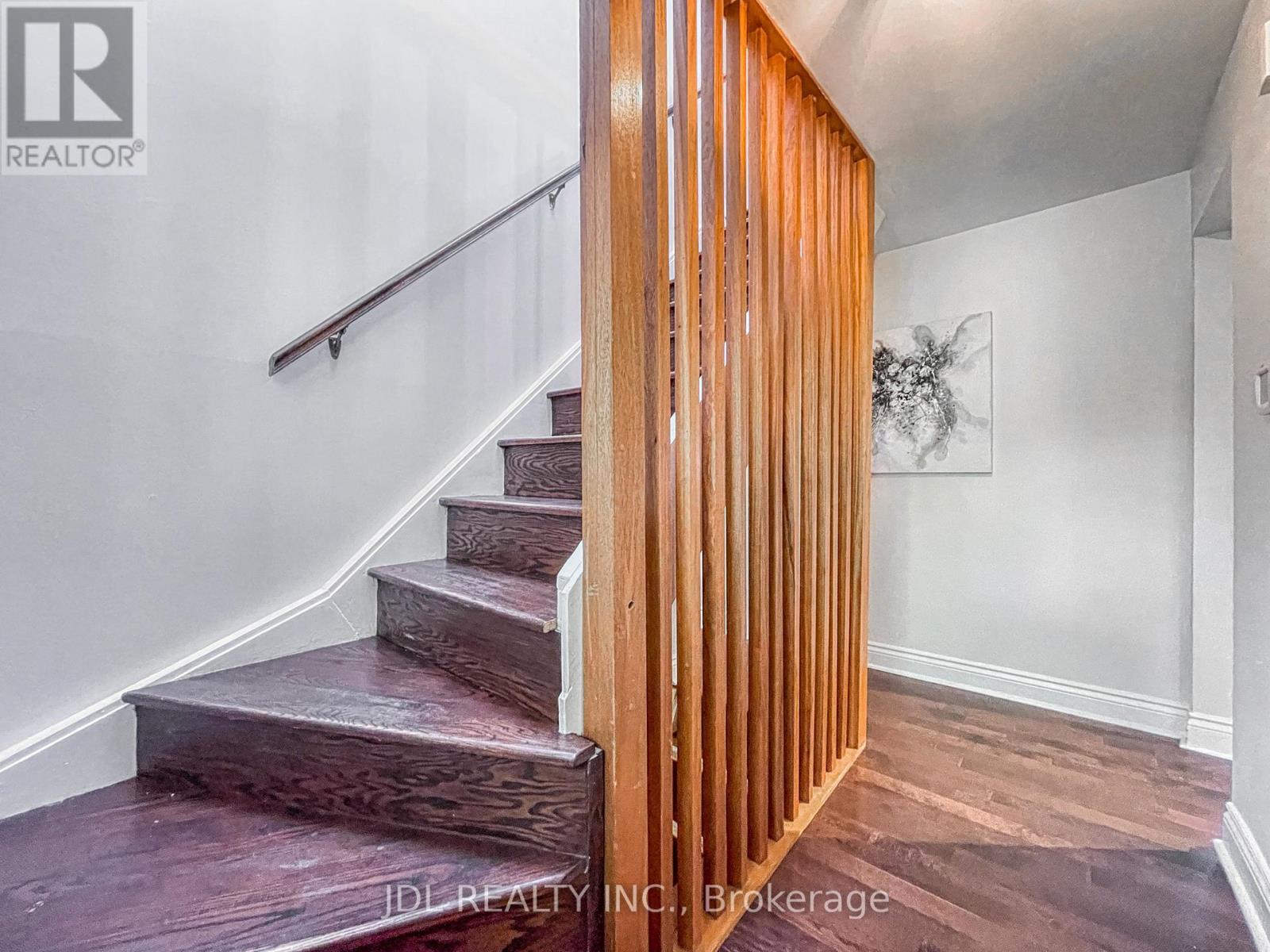 (Upper) - 209 Harlandale Avenue, Toronto, Ontario  M2N 1P6 - Photo 6 - C12916230