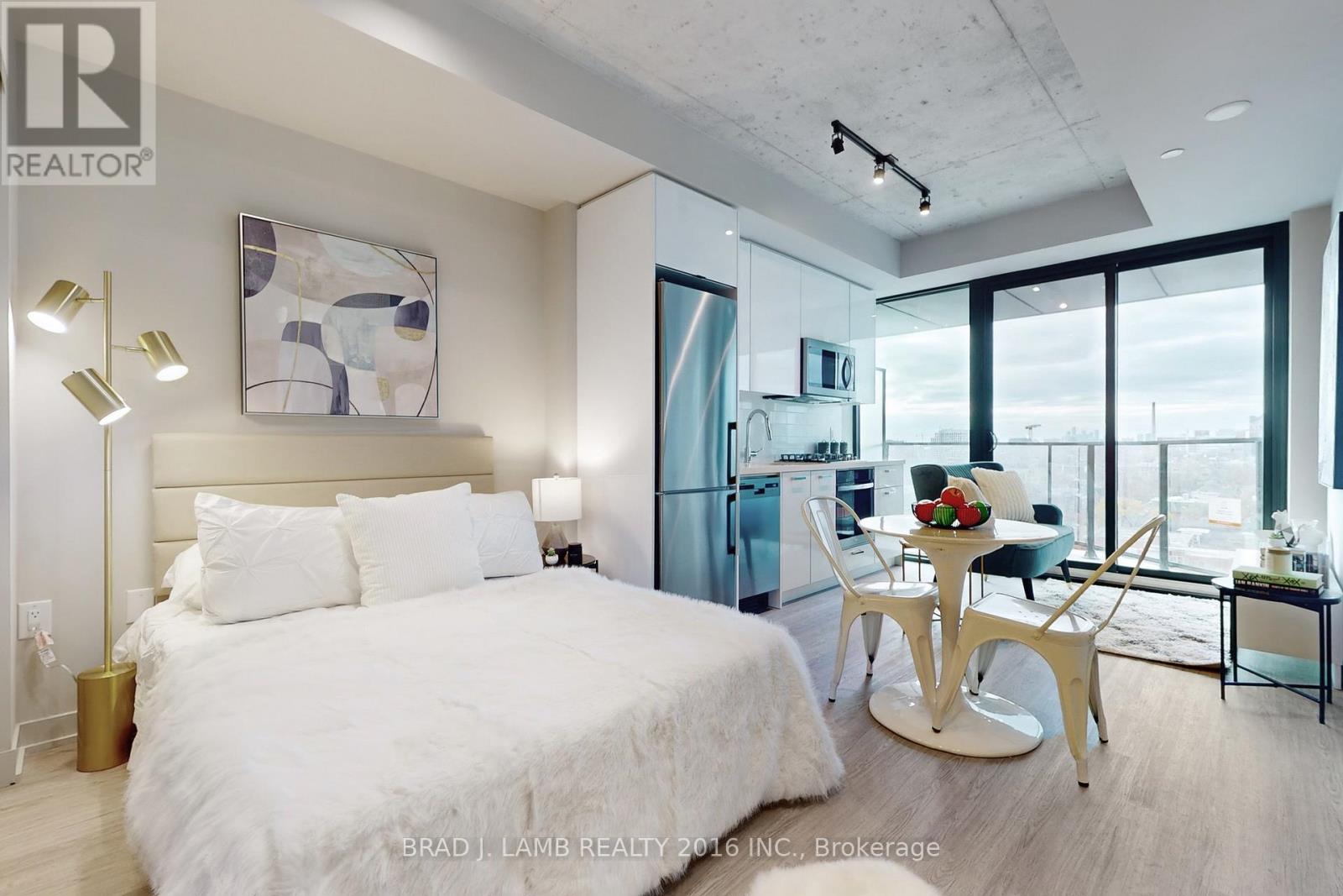 1014 - 195 Mccaul Street, Toronto, Ontario  M5T 0E5 - Photo 2 - C12916242