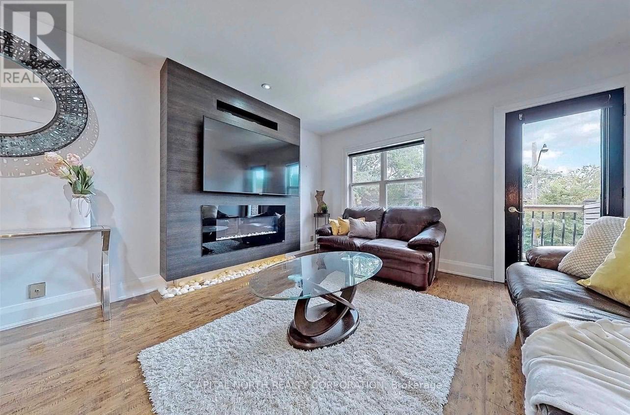 4 Belle Ayre Boulevard, Toronto, Ontario  M4S 2P7 - Photo 8 - C12916318