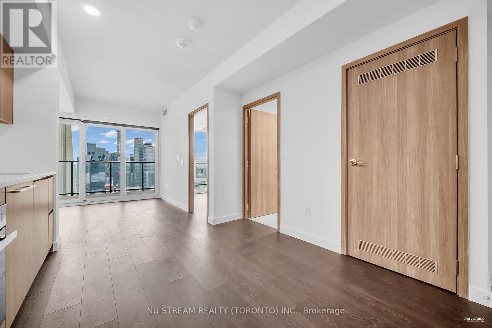 4609 - 3 Concord Cityplace Way, Toronto, Ontario  M5V 0X4 - Photo 10 - C12916380