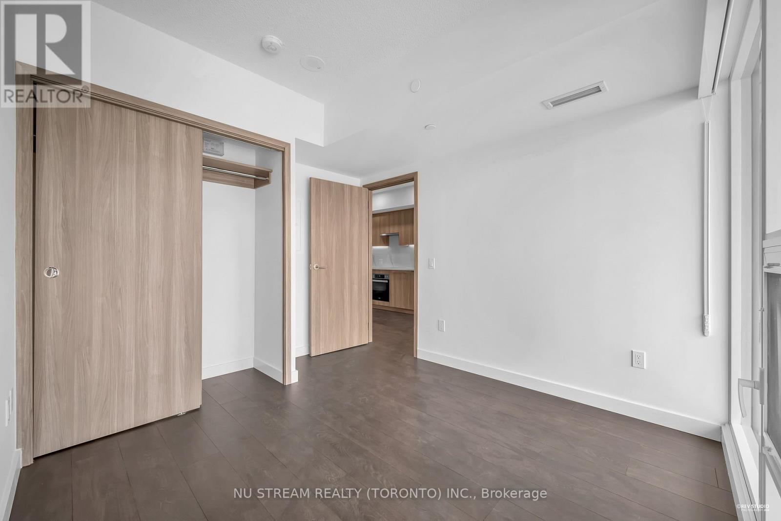 4609 - 3 Concord Cityplace Way, Toronto, Ontario  M5V 0X4 - Photo 15 - C12916380