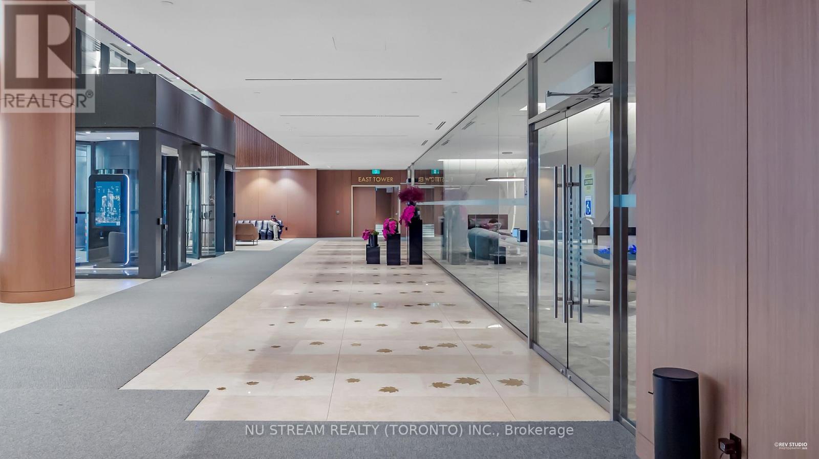 4609 - 3 Concord Cityplace Way, Toronto, Ontario  M5V 0X4 - Photo 4 - C12916380