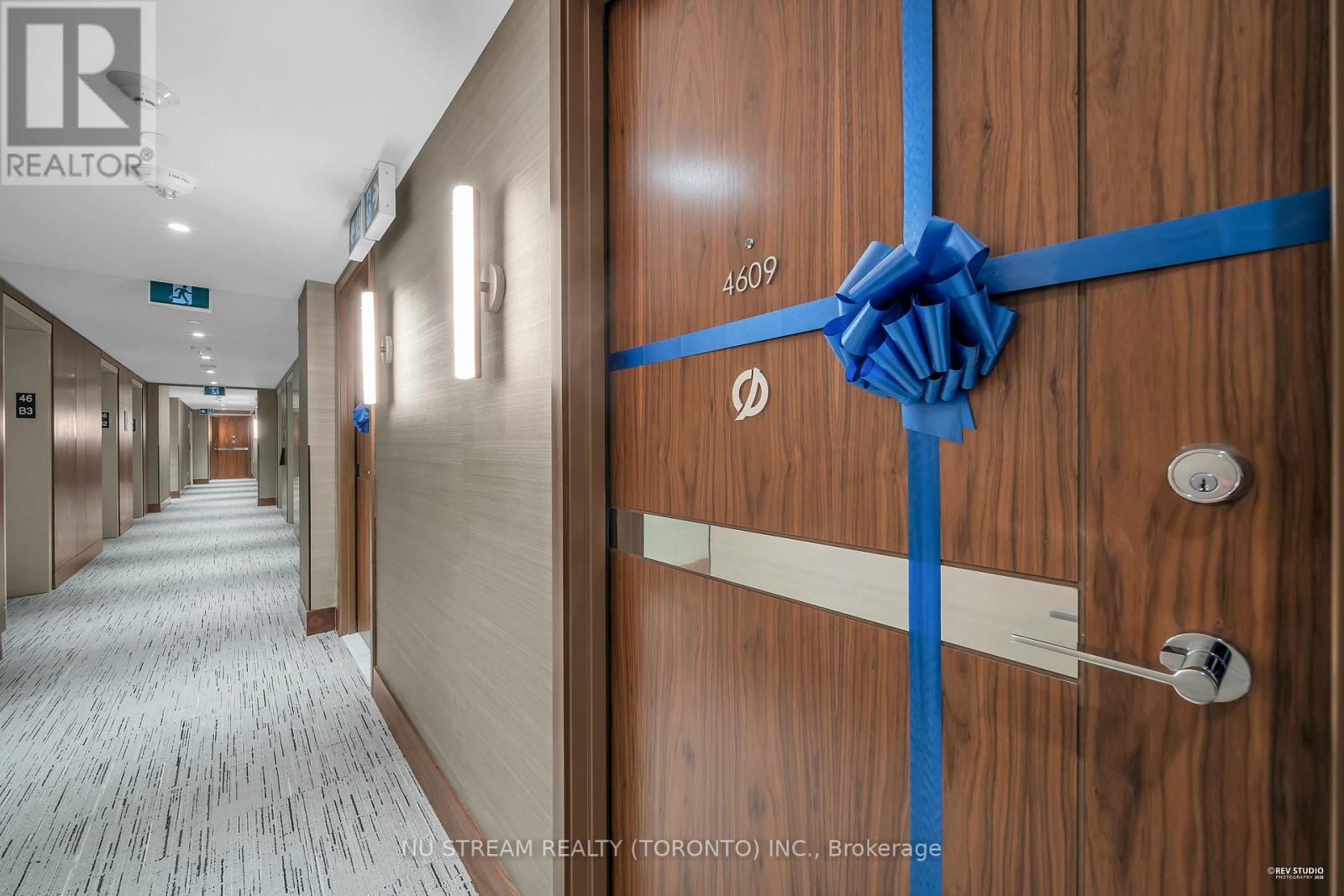 4609 - 3 Concord Cityplace Way, Toronto, Ontario  M5V 0X4 - Photo 6 - C12916380