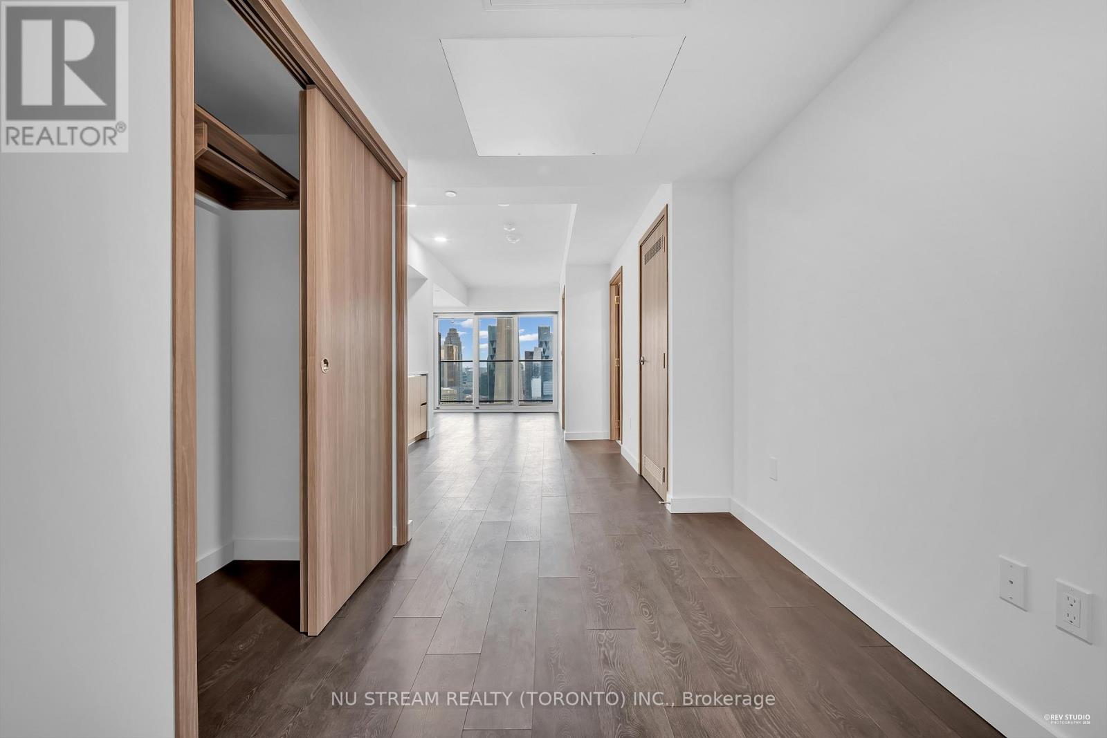 4609 - 3 Concord Cityplace Way, Toronto, Ontario  M5V 0X4 - Photo 8 - C12916380