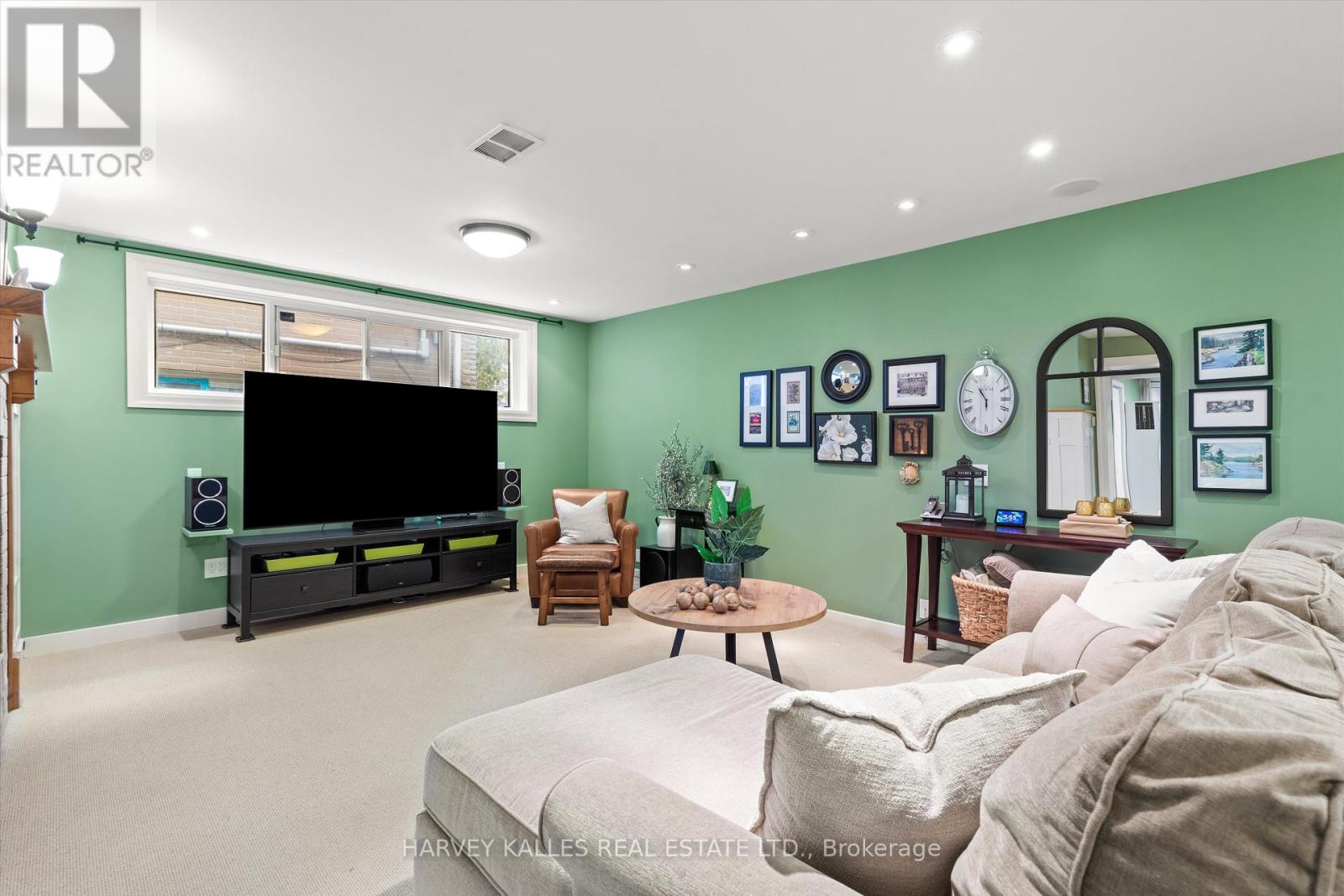 134 Santa Barbara Road, Toronto, Ontario  M2N 2C5 - Photo 25 - C12916408