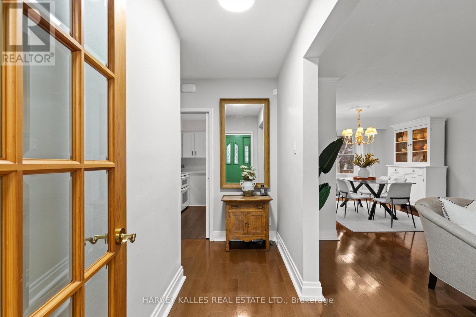 134 Santa Barbara Road, Toronto, Ontario  M2N 2C5 - Photo 5 - C12916408