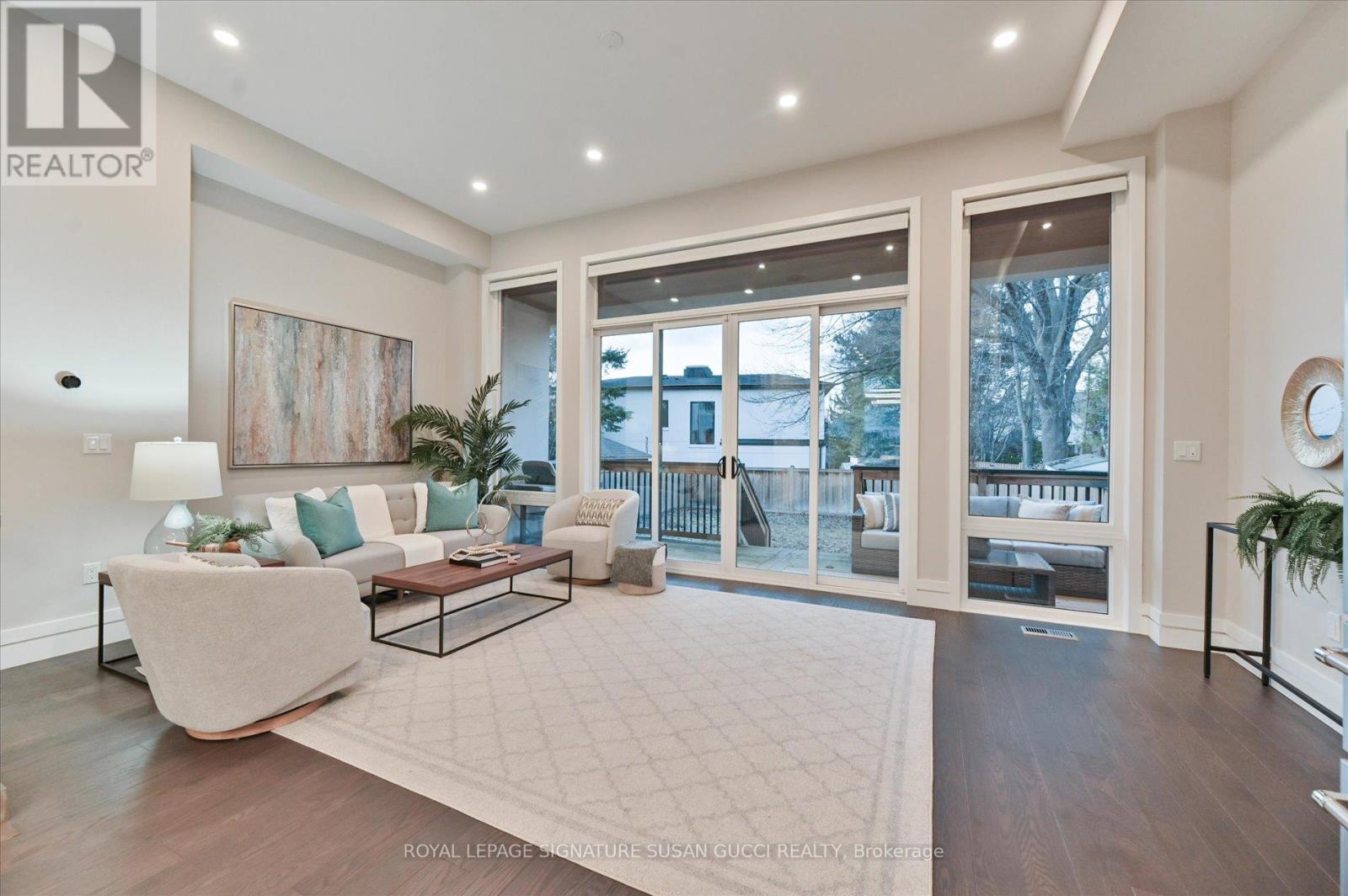 18 Ferris Road, Toronto, Ontario  M4B 1G1 - Photo 12 - E12916244