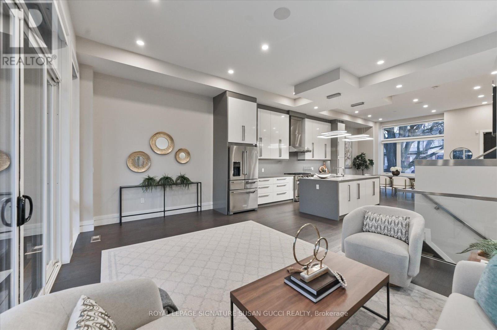 18 Ferris Road, Toronto, Ontario  M4B 1G1 - Photo 14 - E12916244