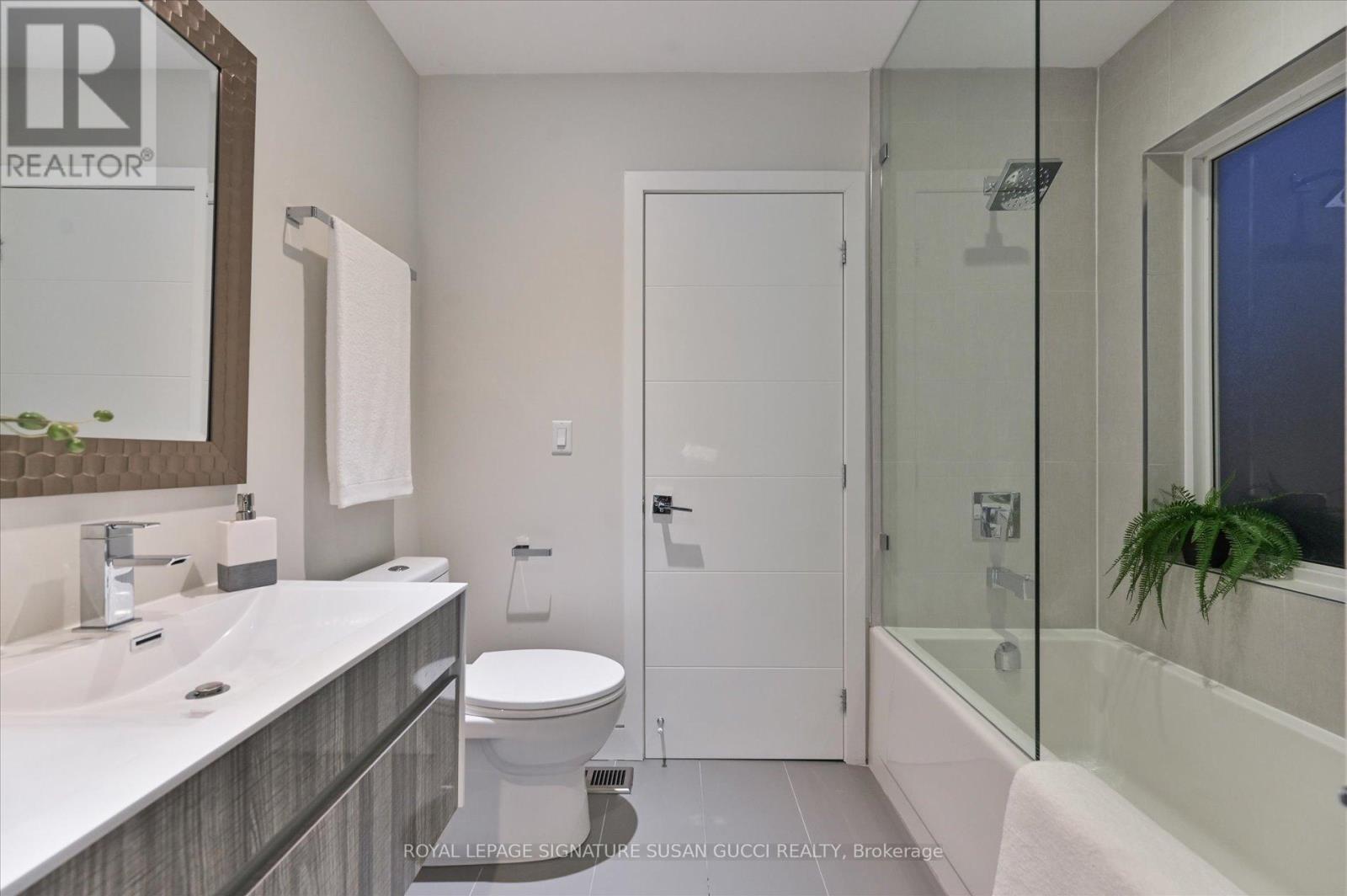 18 Ferris Road, Toronto, Ontario  M4B 1G1 - Photo 31 - E12916244