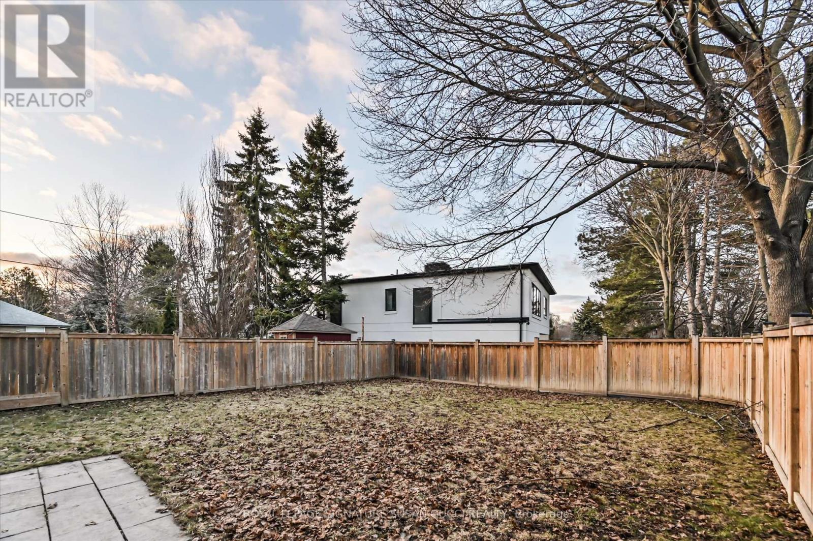 18 Ferris Road, Toronto, Ontario  M4B 1G1 - Photo 45 - E12916244