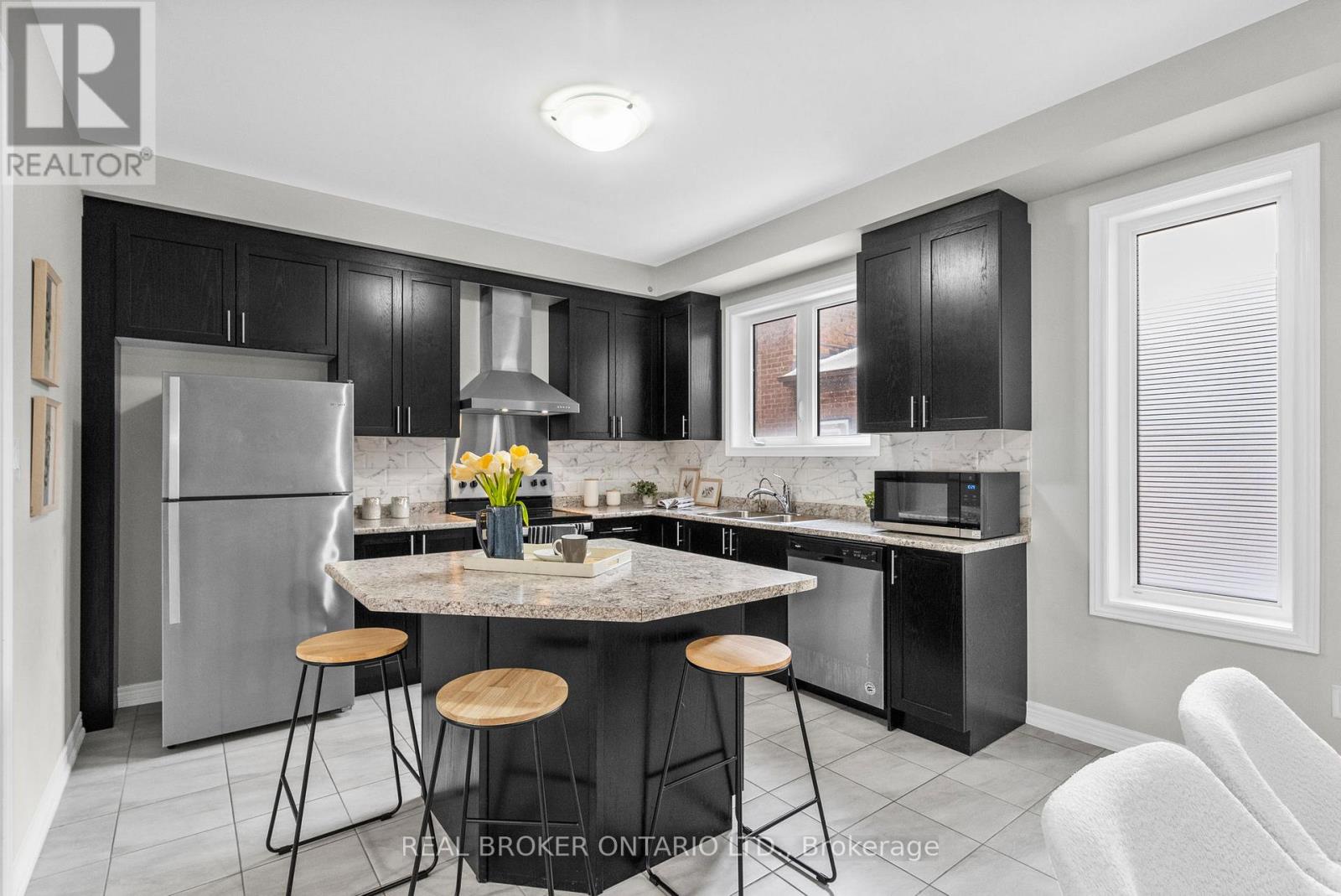 222 Coronation Road, Whitby, Ontario  L1P 0H7 - Photo 12 - E12916270