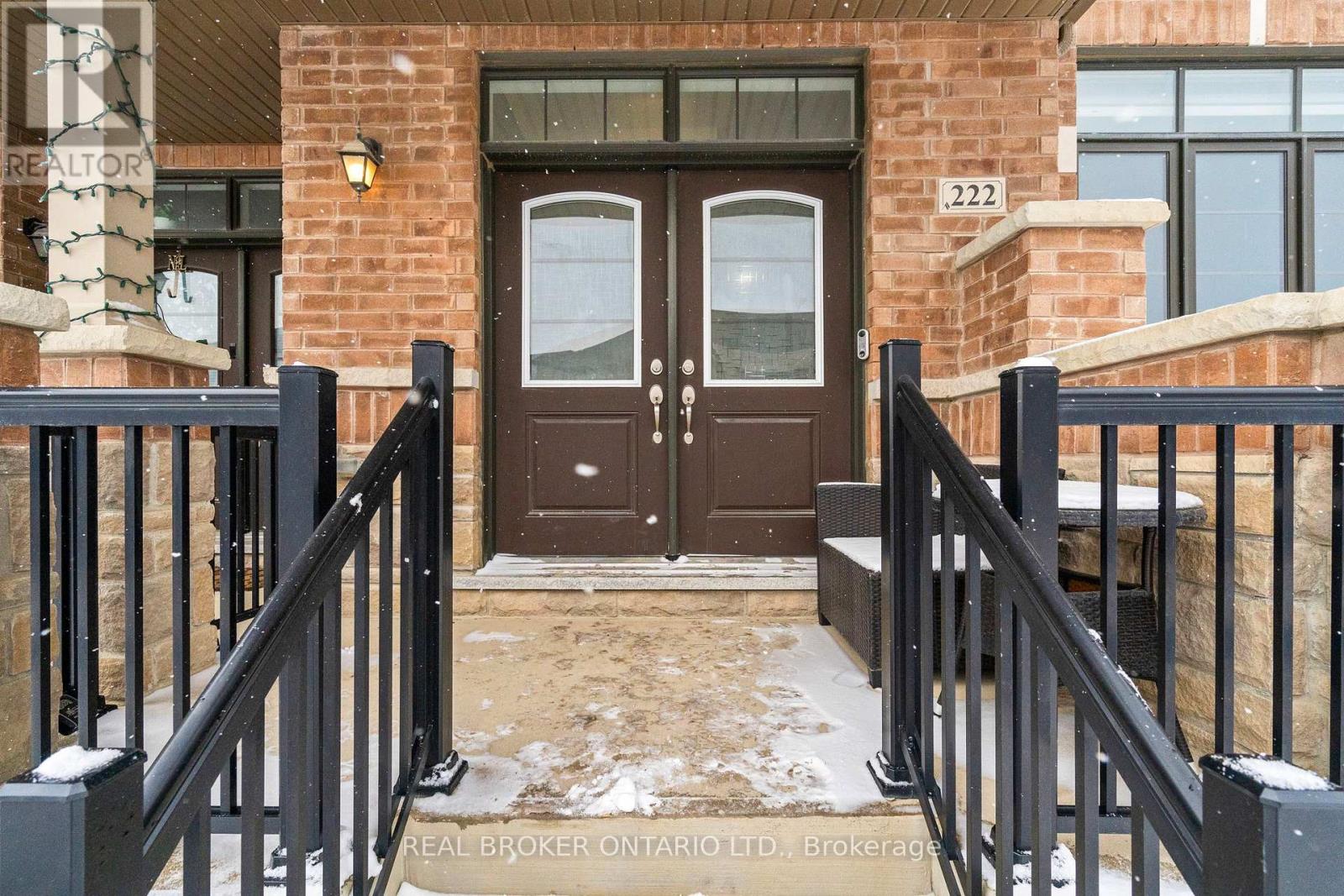 222 Coronation Road, Whitby, Ontario  L1P 0H7 - Photo 4 - E12916270