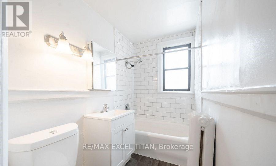 12a - 2 Kingston Road, Toronto, Ontario  M4L 1S4 - Photo 8 - E12916384