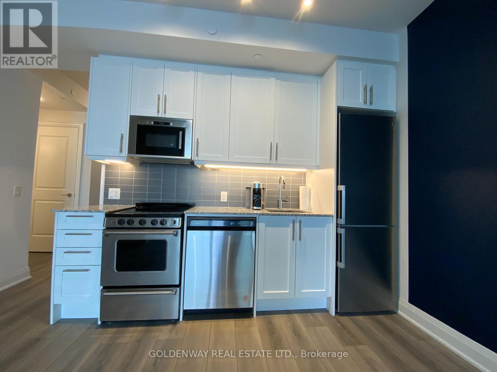 707 - 10 Gatineau Drive, Vaughan, Ontario  L4J 0L2 - Photo 2 - N12916298