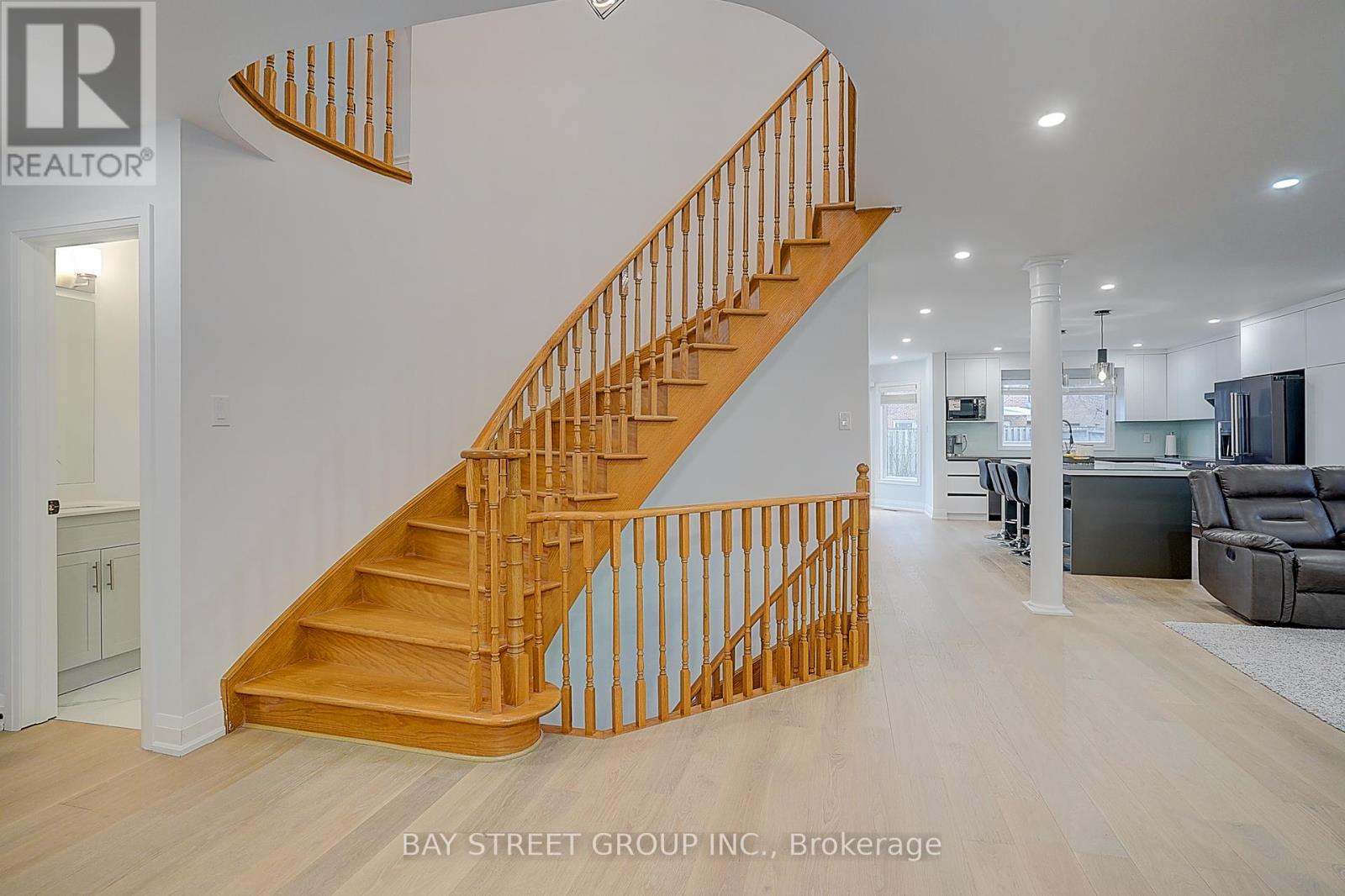 8 Mooreland Court, Markham, Ontario  L3P 7P8 - Photo 11 - N12916336