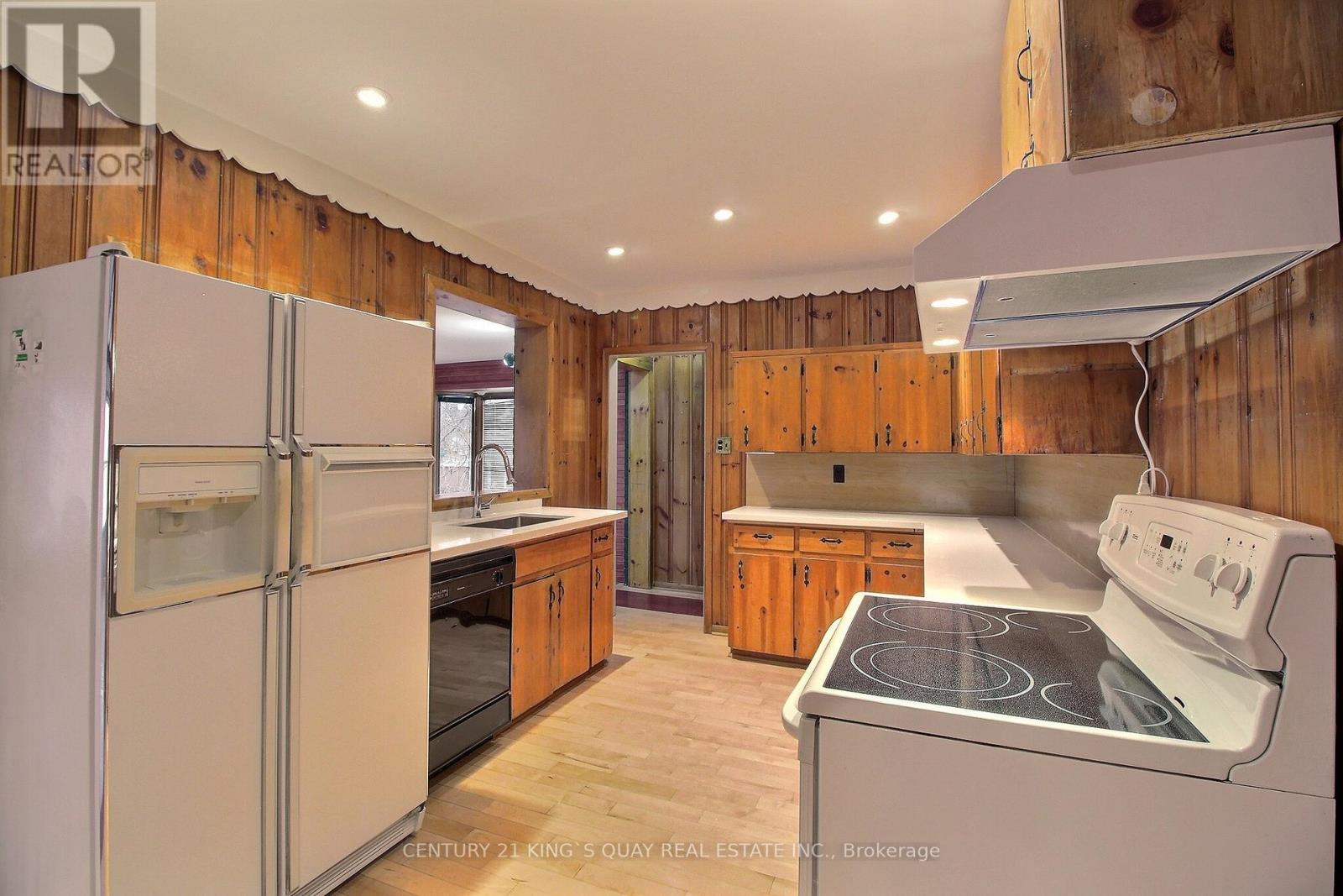 105 Rockport Crescent, Richmond Hill, Ontario  L4C 2M1 - Photo 7 - N12916370