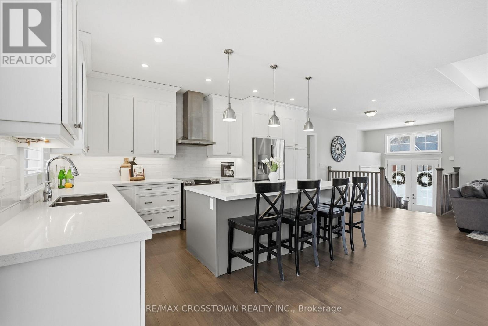 2055 Elana Drive, Severn, Ontario  L3V 0C1 - Photo 8 - S12916272