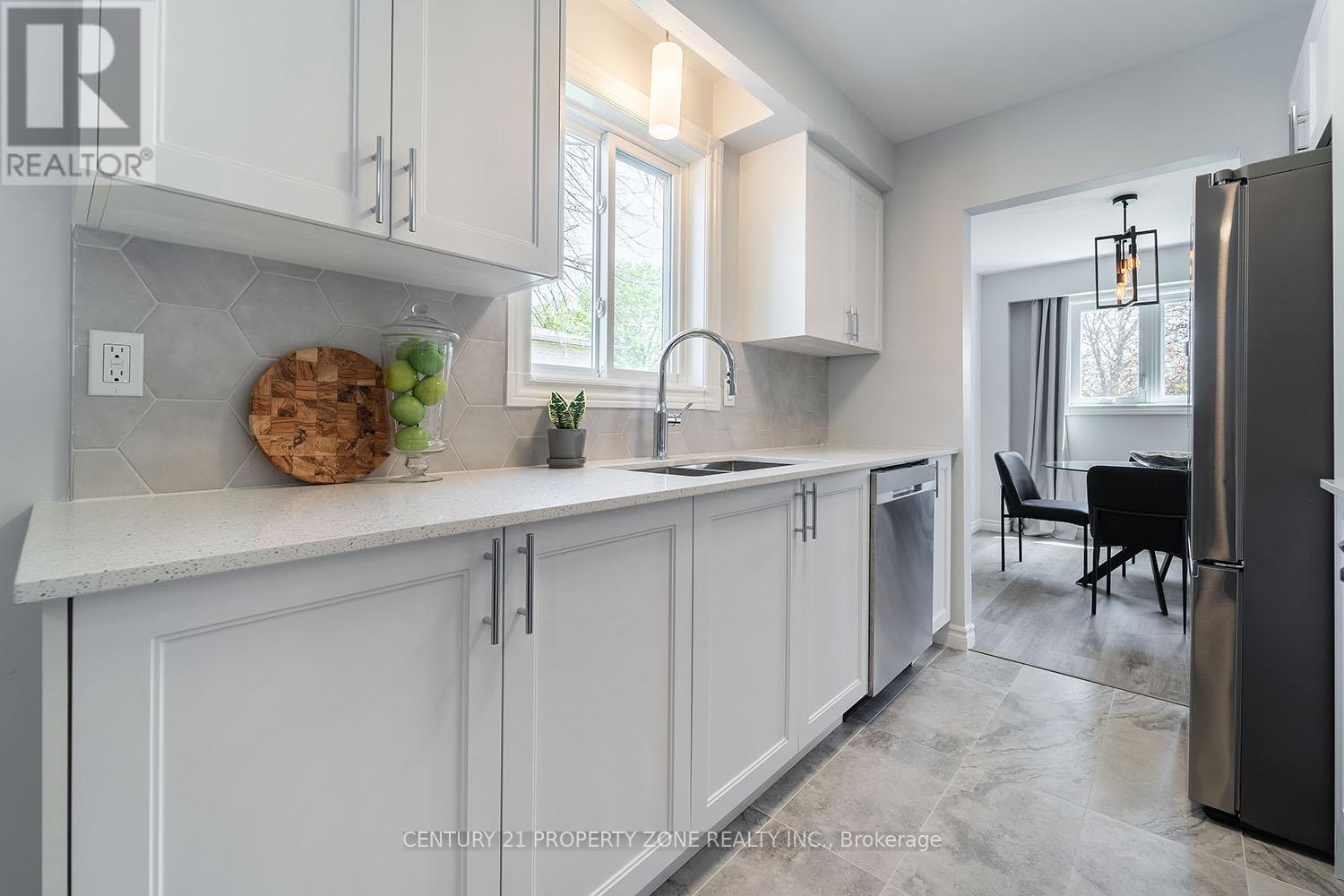 39 Sylvia Street, Barrie, Ontario  L4M 5J2 - Photo 16 - S12916412