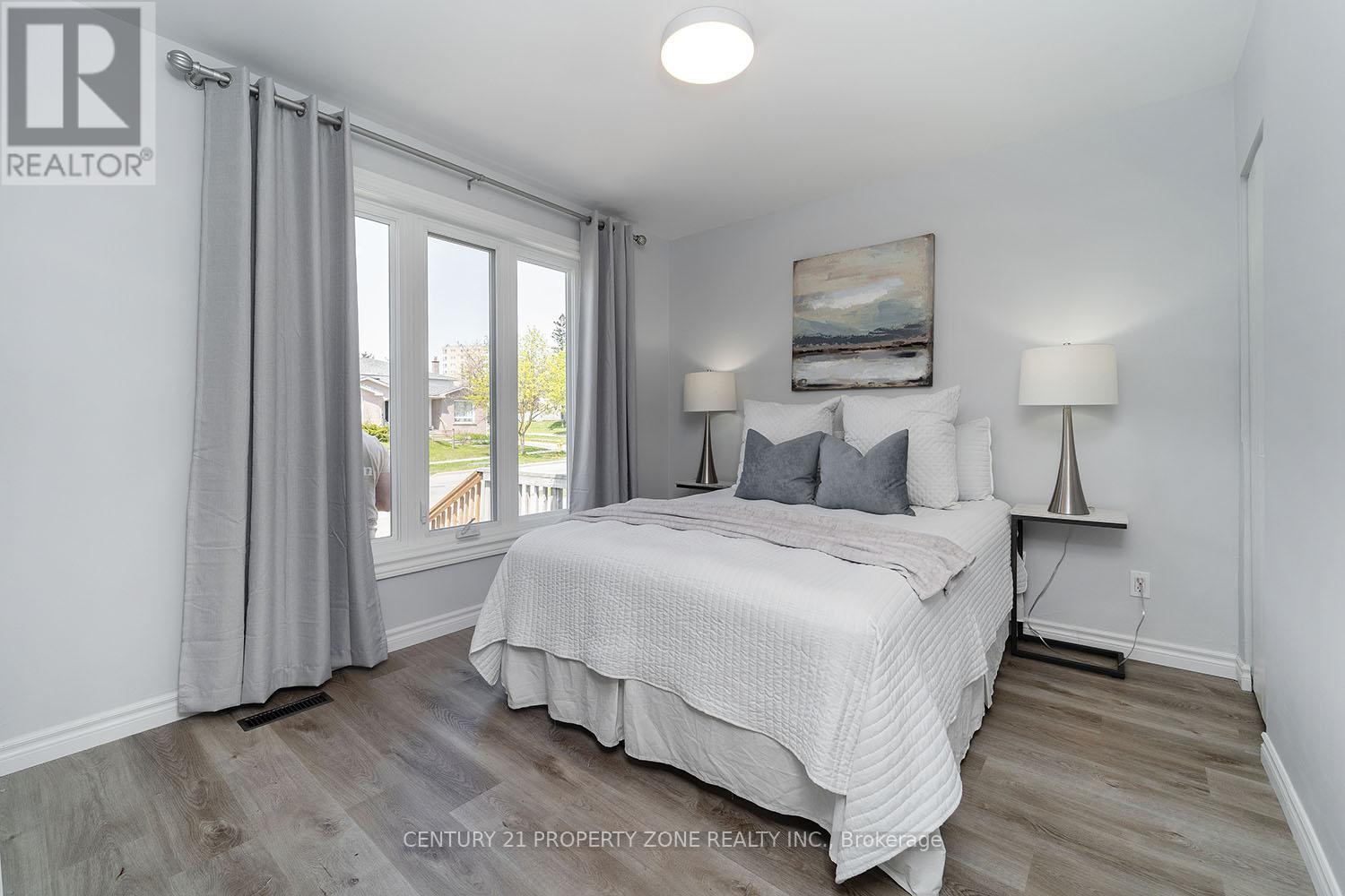 39 Sylvia Street, Barrie, Ontario  L4M 5J2 - Photo 5 - S12916412