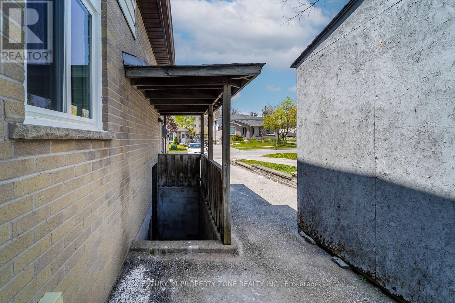 39 Sylvia Street, Barrie, Ontario  L4M 5J2 - Photo 50 - S12916412