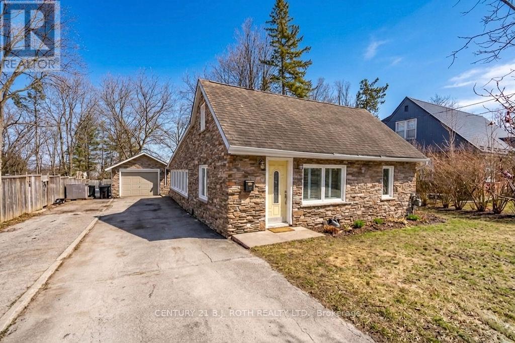 45 Grove Street W, Barrie, Ontario  L4N 1M6 - Photo 2 - S12916422