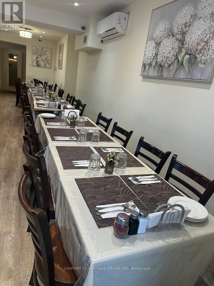 10123 Yonge Street, Richmond Hill, Ontario  L4C 1T5 - Photo 2 - N12915408