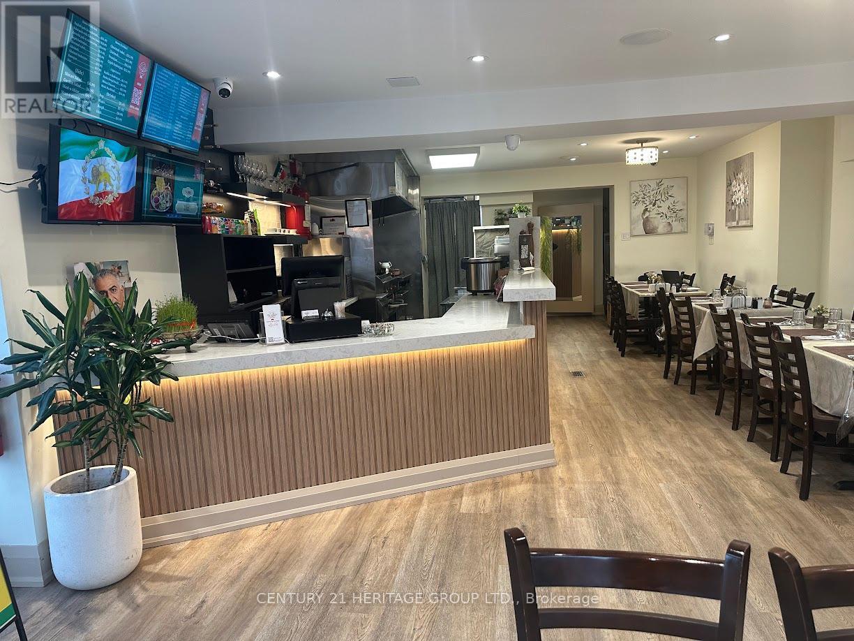 10123 YONGE STREET, Richmond Hill, Ontario