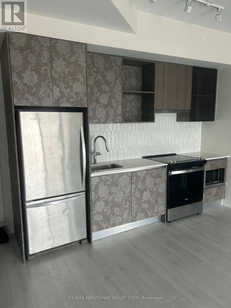 Ph19 - 405 Dundas Street W, Oakville, Ontario  L6M 5P9 - Photo 3 - W12887426