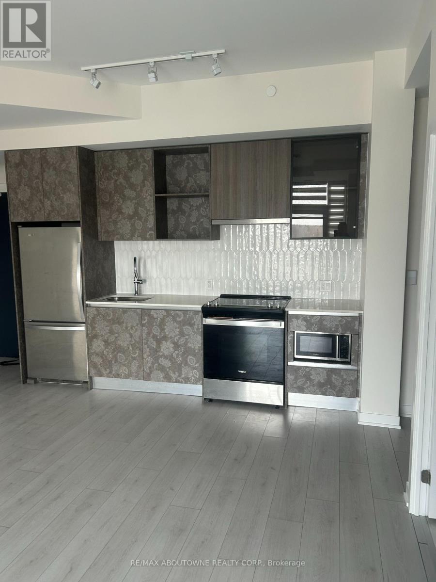 Ph19 - 405 Dundas Street W, Oakville, Ontario  L6M 5P9 - Photo 4 - W12887426