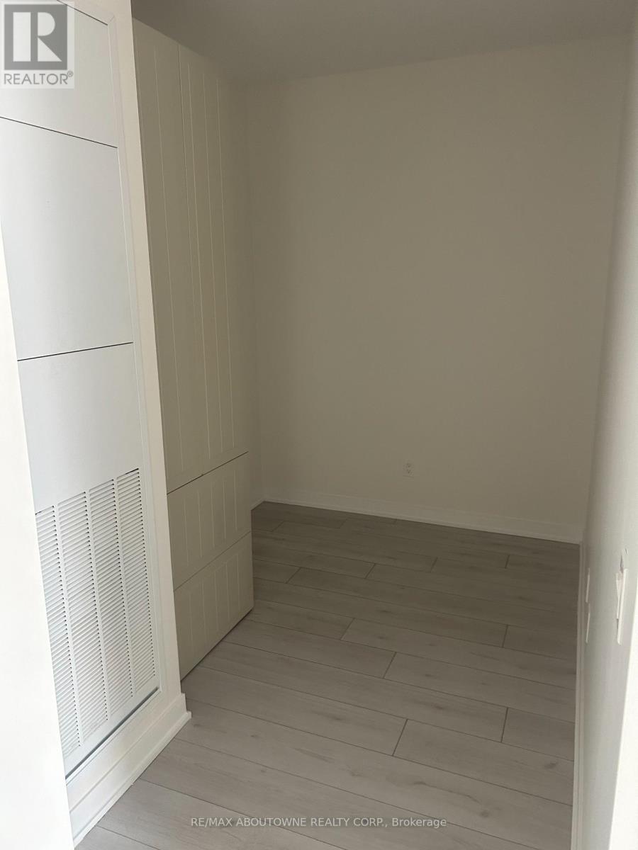 Ph19 - 405 Dundas Street W, Oakville, Ontario  L6M 5P9 - Photo 15 - W12887426