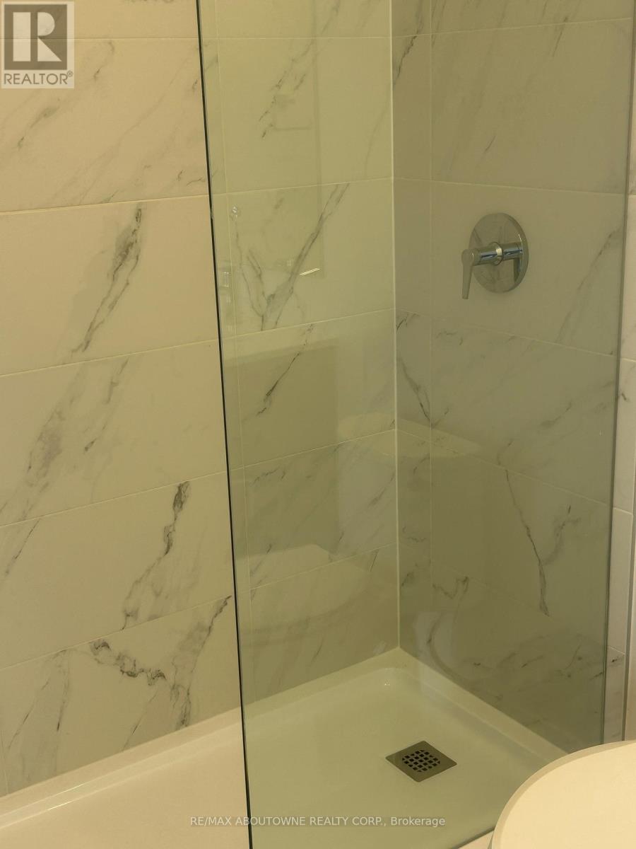 Ph19 - 405 Dundas Street W, Oakville, Ontario  L6M 5P9 - Photo 8 - W12887426