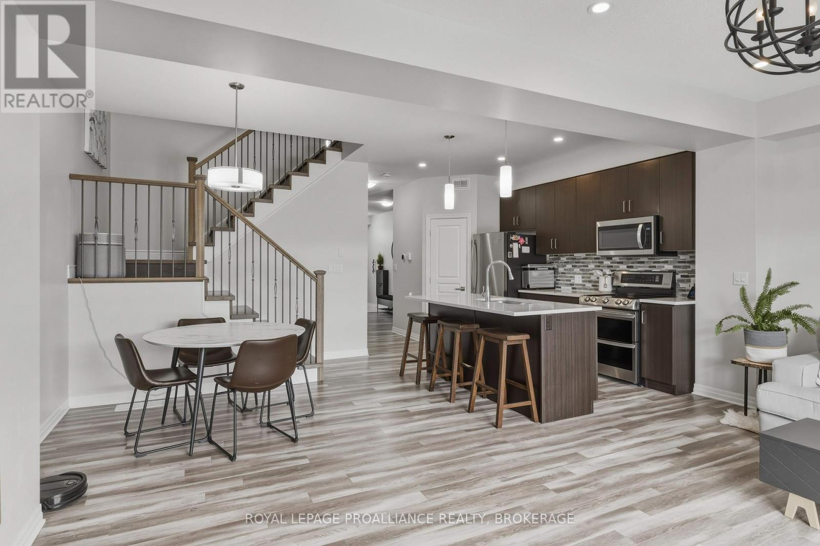 894 Riverview Way, Kingston, Ontario  K7K 0J2 - Photo 8 - X12916194