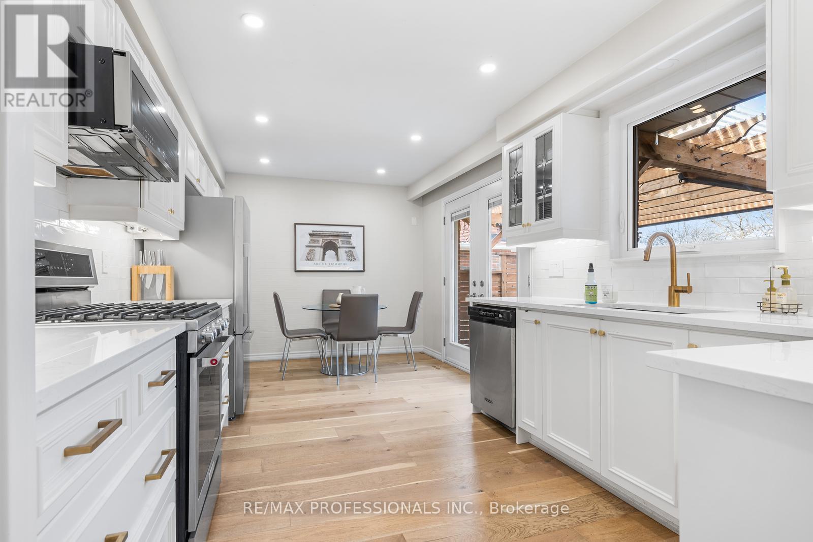 39 Norbert Crescent, Toronto, Ontario  M9C 3J8 - Photo 13 - W12916234