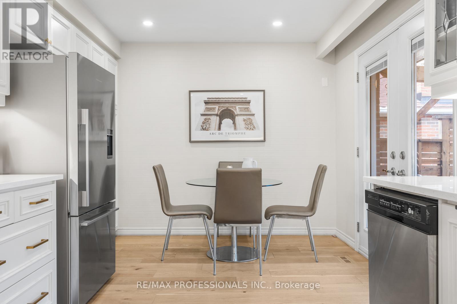 39 Norbert Crescent, Toronto, Ontario  M9C 3J8 - Photo 14 - W12916234