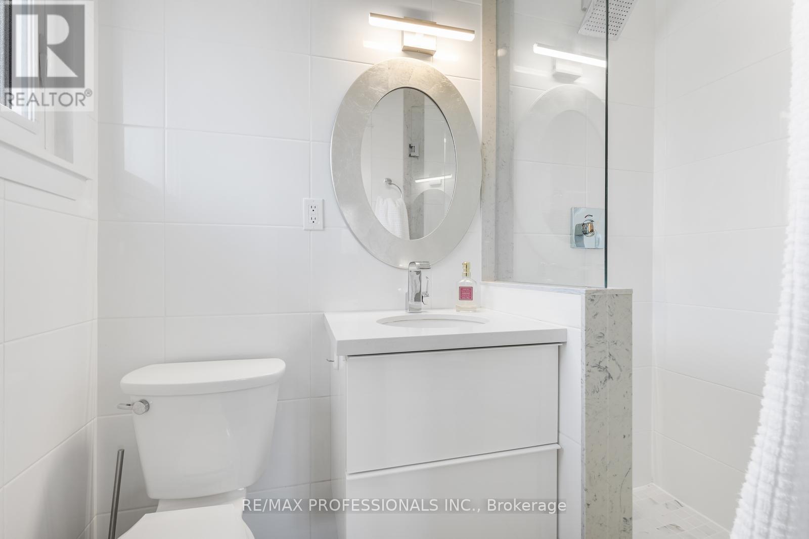 39 Norbert Crescent, Toronto, Ontario  M9C 3J8 - Photo 17 - W12916234