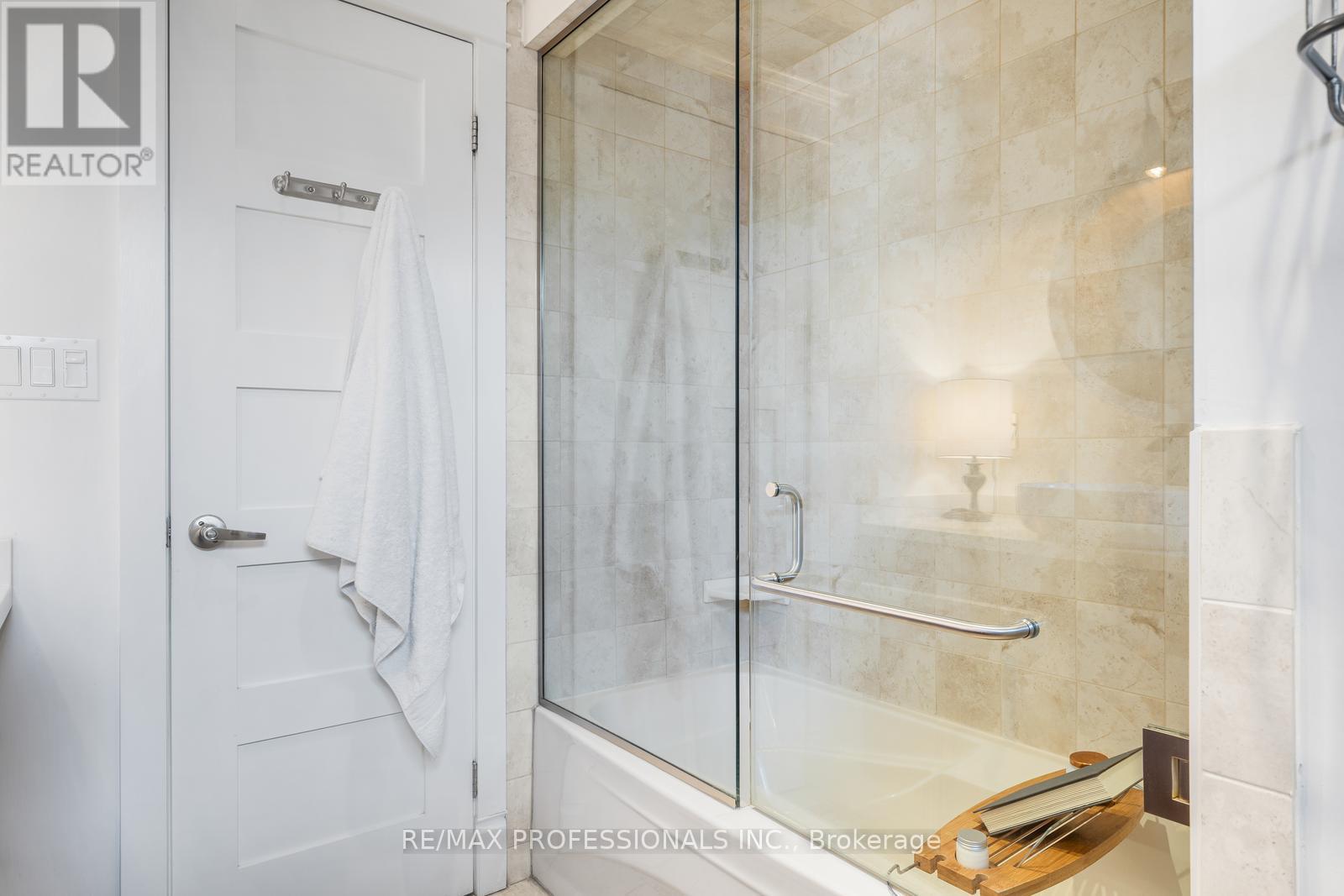 39 Norbert Crescent, Toronto, Ontario  M9C 3J8 - Photo 22 - W12916234