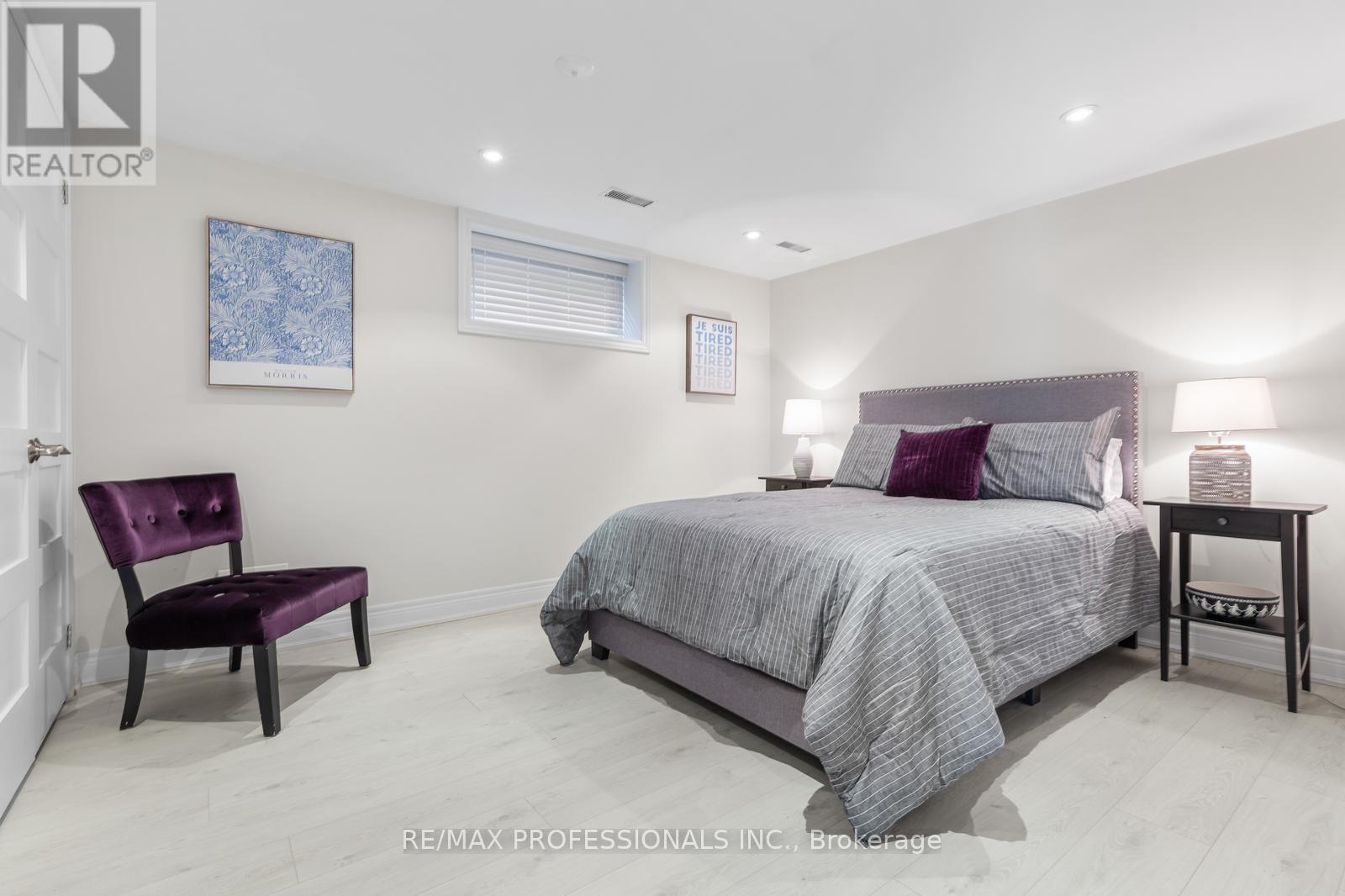 39 Norbert Crescent, Toronto, Ontario  M9C 3J8 - Photo 27 - W12916234