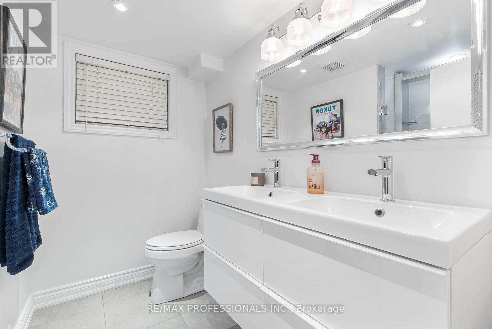 39 Norbert Crescent, Toronto, Ontario  M9C 3J8 - Photo 28 - W12916234