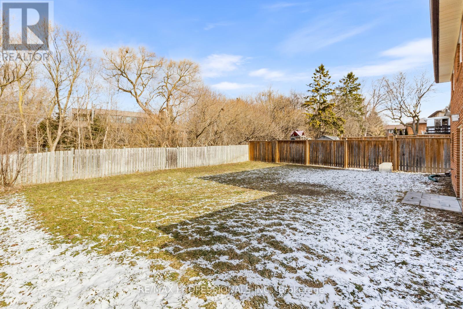 39 Norbert Crescent, Toronto, Ontario  M9C 3J8 - Photo 36 - W12916234