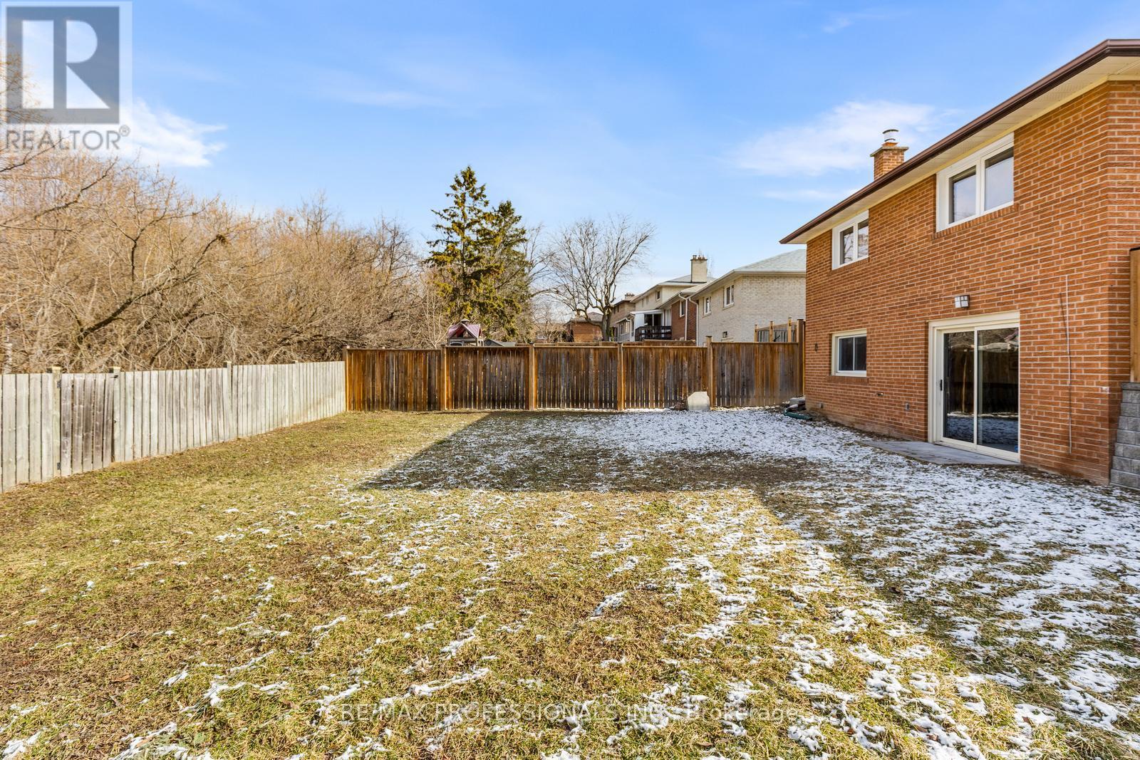 39 Norbert Crescent, Toronto, Ontario  M9C 3J8 - Photo 37 - W12916234