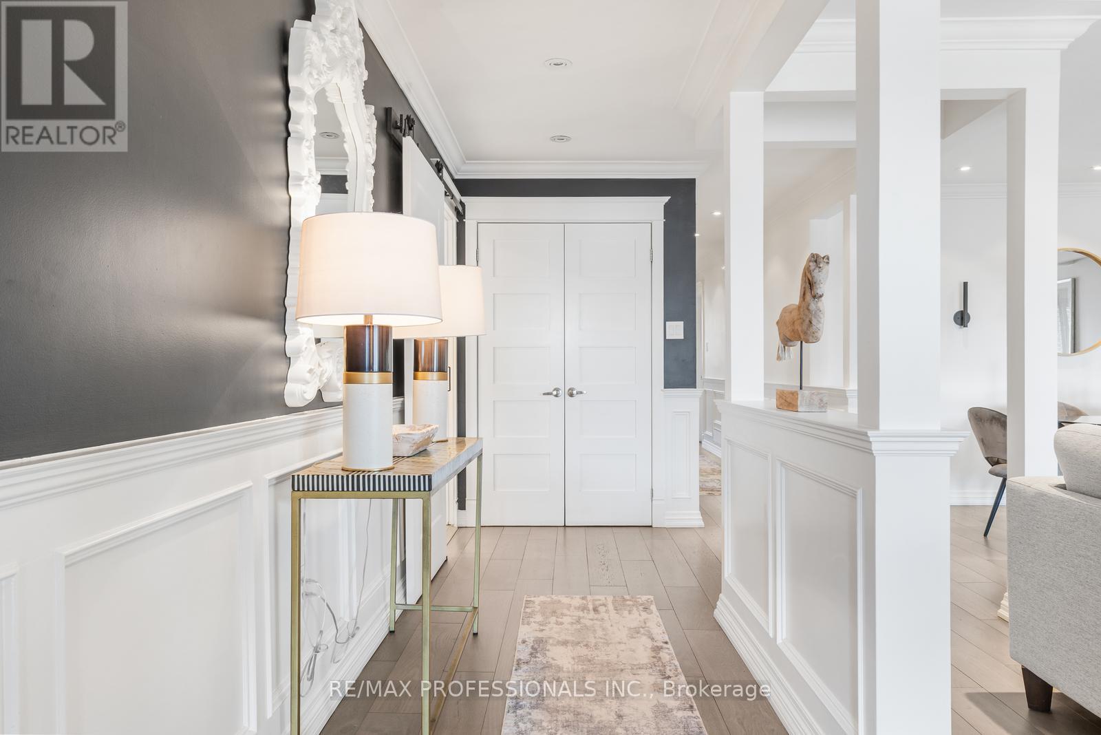 39 Norbert Crescent, Toronto, Ontario  M9C 3J8 - Photo 4 - W12916234