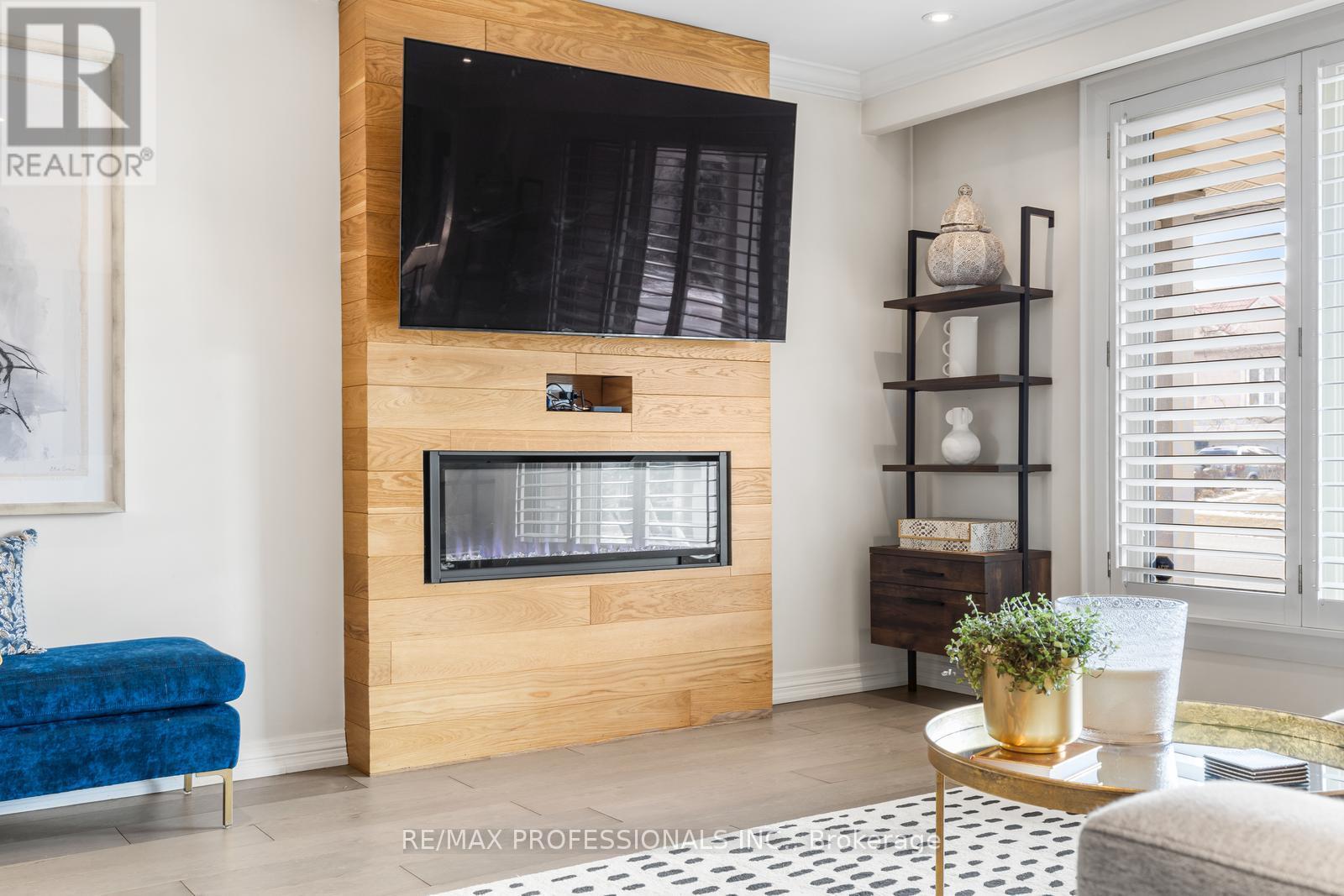 39 Norbert Crescent, Toronto, Ontario  M9C 3J8 - Photo 7 - W12916234