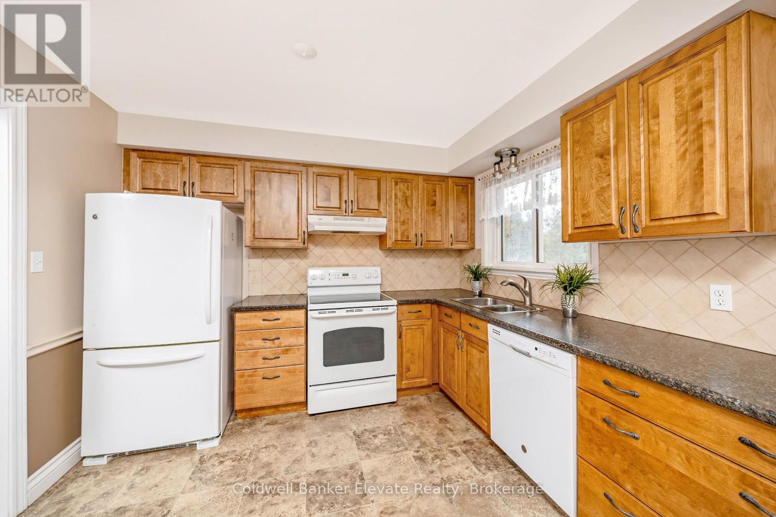 234 Delrex Boulevard, Halton Hills, Ontario  L7G 4E9 - Photo 16 - W12916238